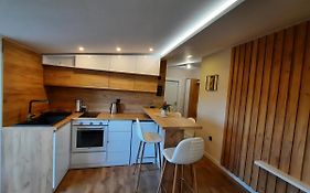Dream Home, Free Garage